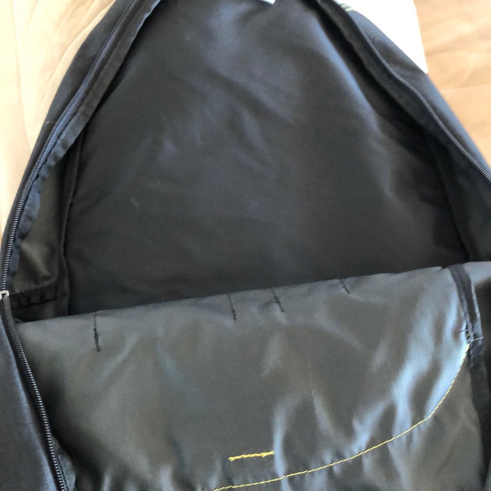 Backpack - Picture 4 of 7